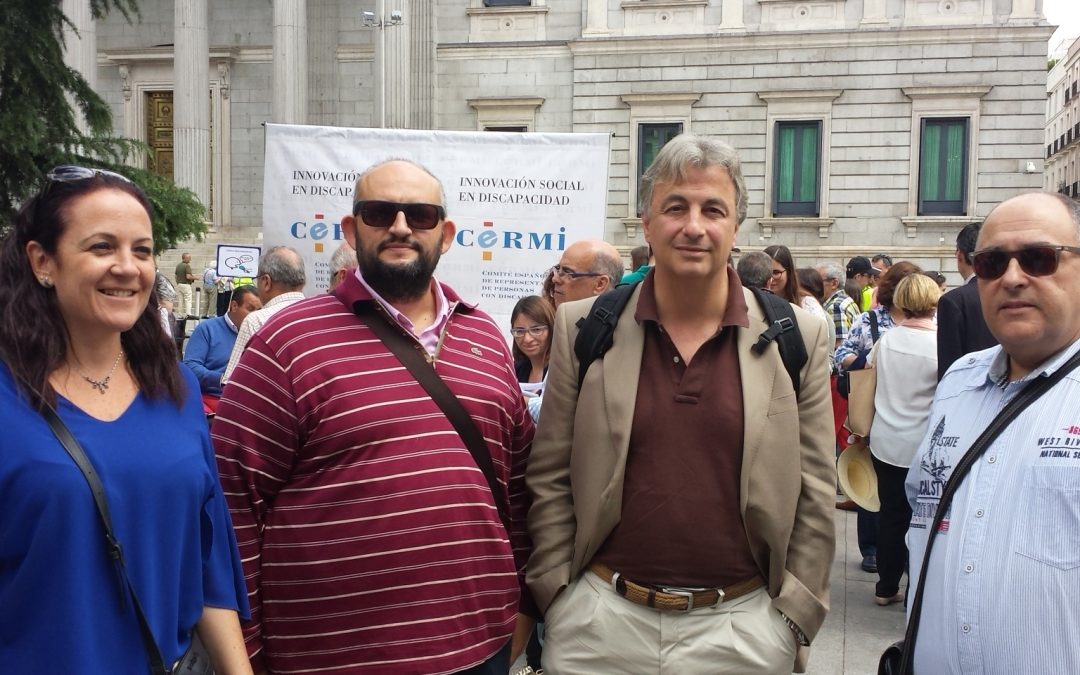 FOROSI PARTICIPA EN LA CONCENTRACIÓN A FAVOR DEL DERECHO AL VOTO DE LAS PERSONAS CON DISCAPACIDAD